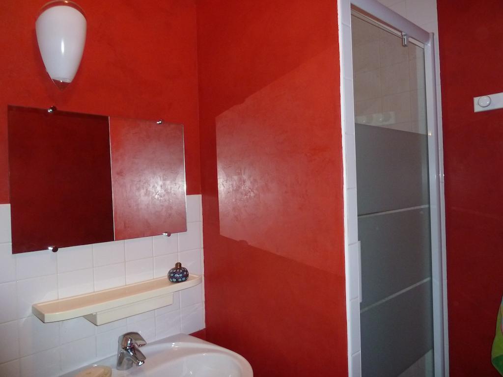 B&B L'Atelier Du Presbytere Saint-Maugan Rom bilde